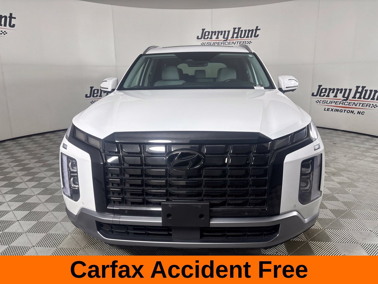 Used 2024 Hyundai Palisade SEL FWD image 3