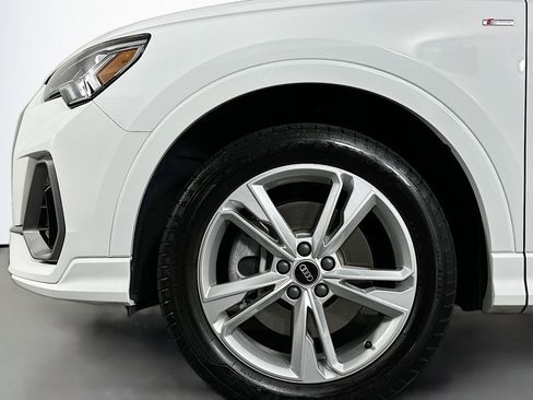 Used 2023 Audi Q3 2.0T Premium w/ Convenience Package image 12