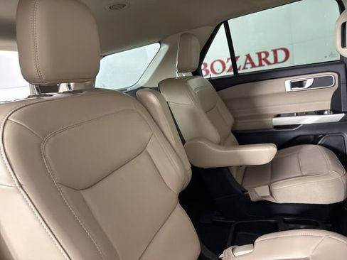 Used 2021 Ford Explorer XLT w/ Equipment Group 202A image 18