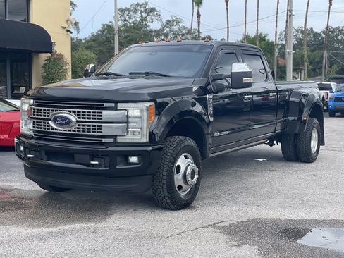 Used 2017 Ford F350 Platinum w/ Platinum Ultimate Package AWD/4WD image 9