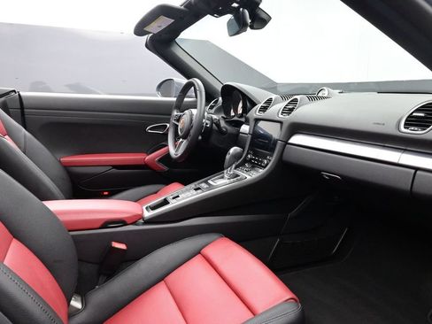 Certified 2025 Porsche 718 Boxster S RWD image 12