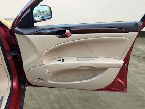 Used 2011 Buick Lucerne CXL FWD image 25