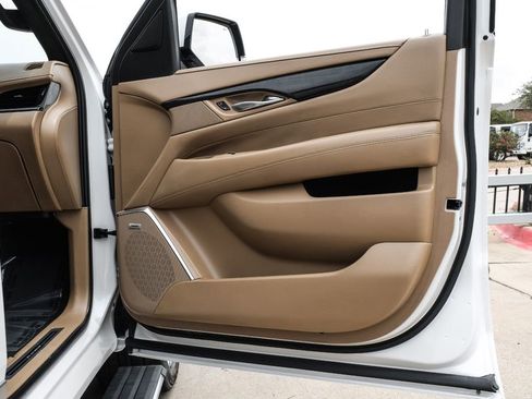 Used 2019 Cadillac Escalade Platinum AWD/4WD image 57