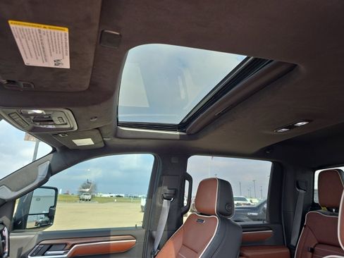 Used 2026 GMC Sierra 2500 Denali Ultimate image 17