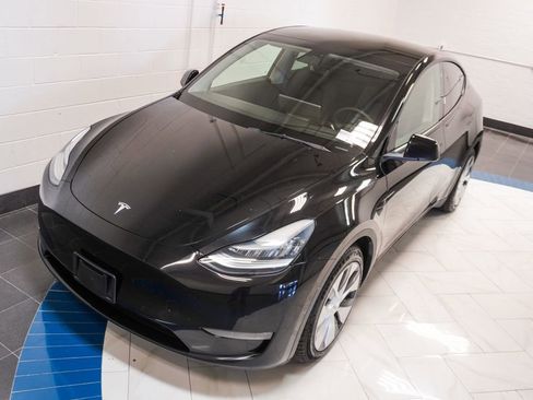 Used 2022 Tesla Model Y Long Range AWD/4WD image 34