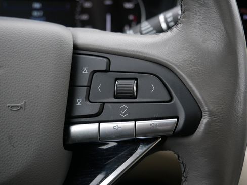Used 2024 Cadillac XT6 Premium Luxury AWD/4WD image 30