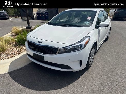 Used 2018 Kia Forte LX FWD image 1