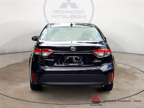 Used 2024 Toyota Corolla LE image 4