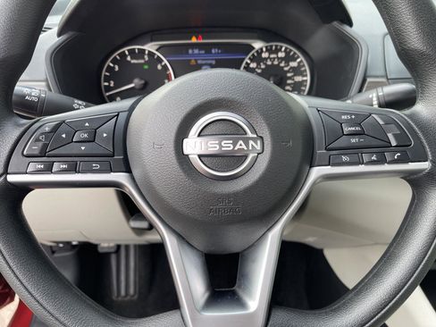 Used 2025 Nissan Altima 2.5 SV FWD image 19