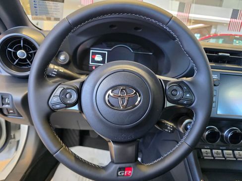 New 2026 Toyota GR86 w/ ALL Weather Mat Package (TMS) RWD image 24