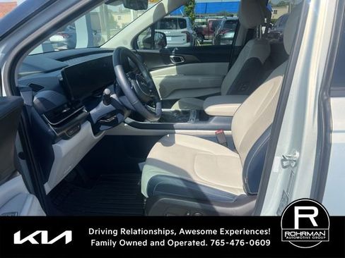 Used 2025 Kia Carnival SX Prestige FWD image 8