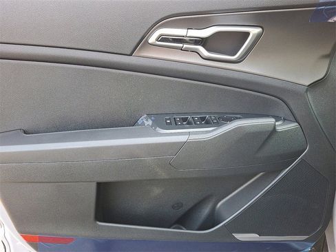 New 2026 Kia Sportage S image 8
