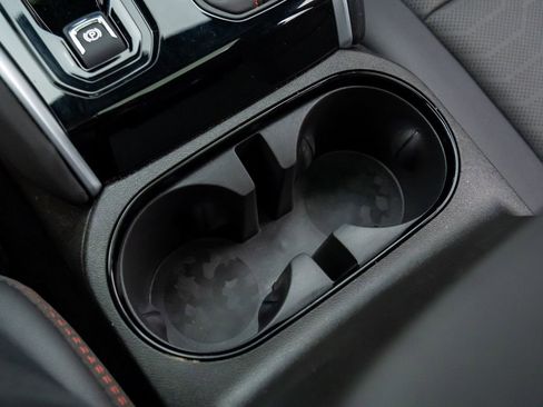 Used 2024 Chevrolet Colorado Z71 w/ Z71 Convenience Package 2 image 32