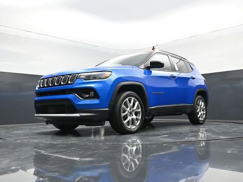 Used 2025 Jeep Compass Limited AWD/4WD image 53