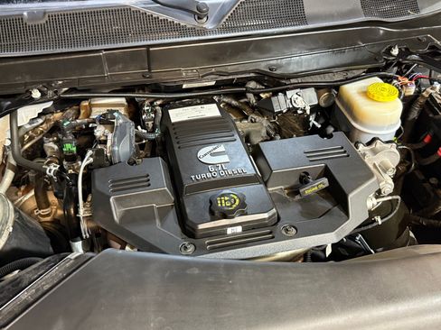 Used 2024 RAM 2500 Laramie w/ Night Edition image 52