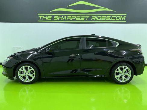 Used 2017 Chevrolet Volt Premier w/ Driver Confidence II Package FWD image 6