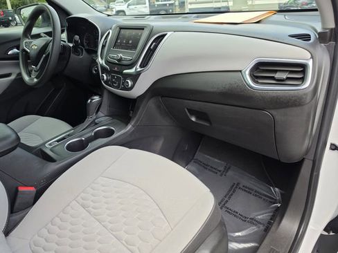 Used 2021 Chevrolet Equinox LS w/ LS Convenience Package FWD image 12