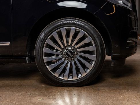 Used 2019 Lincoln Navigator Reserve w/ Cargo Package image 11