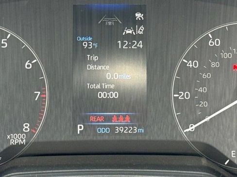 Used 2023 Toyota Corolla SE FWD image 9