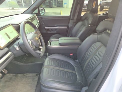 Used 2023 Rivian R1T Adventure image 3
