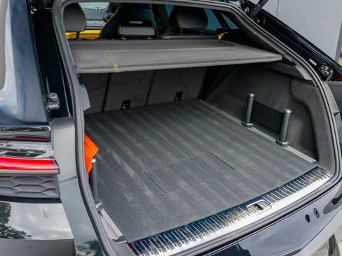 Used 2025 Lamborghini Urus SE image 86