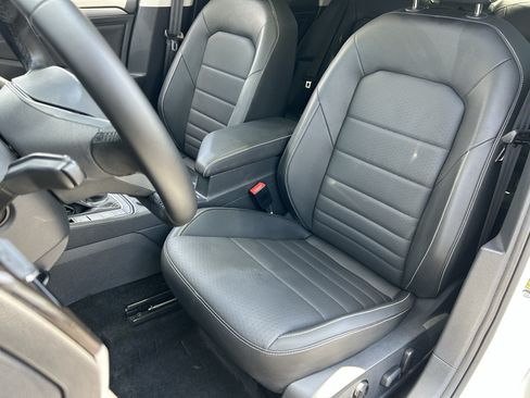 Used 2024 Volkswagen Jetta SE FWD image 18