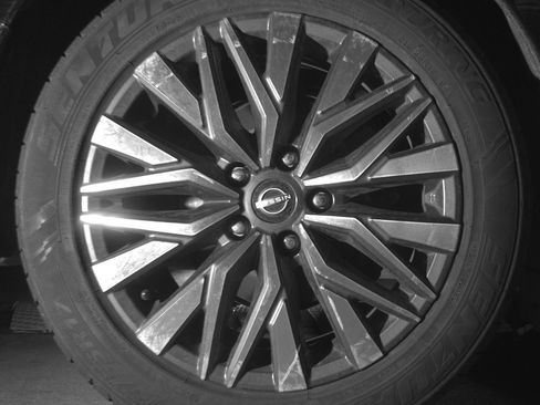 Used 2025 Nissan Altima 2.5 SV FWD image 15