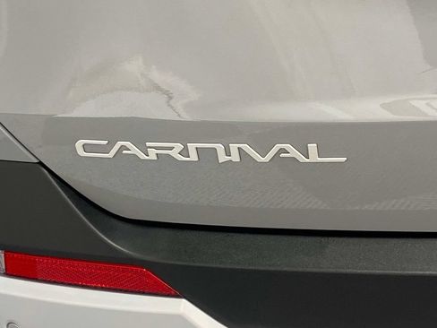 New 2026 Kia Carnival EX FWD image 8