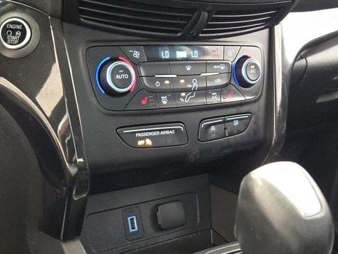 Used 2017 Ford Escape Titanium AWD/4WD image 23