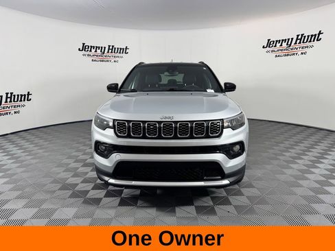 Used 2024 Jeep Compass Limited image 5