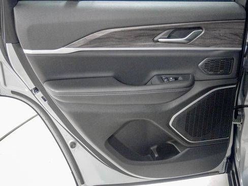Used 2022 Jeep Grand Cherokee Limited 4xe AWD/4WD image 37