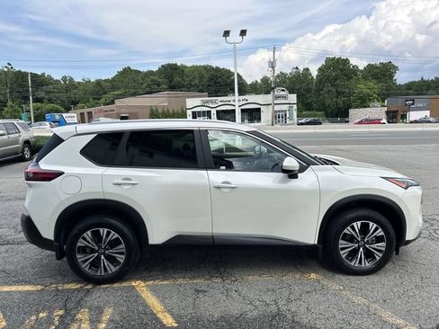 Certified 2023 Nissan Rogue SV w/ SV Premium B Package AWD/4WD image 9
