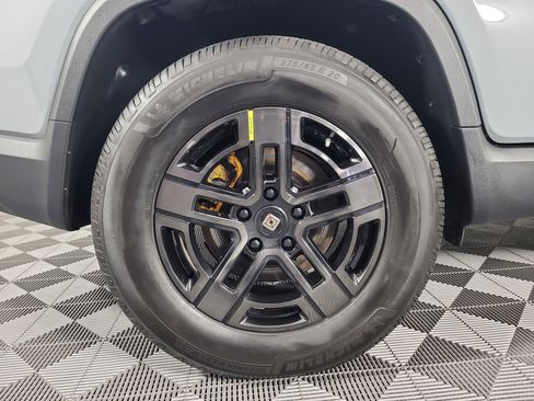 Used 2022 Rivian R1T Adventure image 12