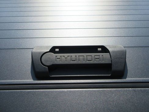 Used 2023 Hyundai Santa Cruz Night image 12