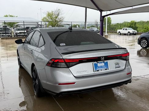 Used 2025 Honda Accord Sport image 3