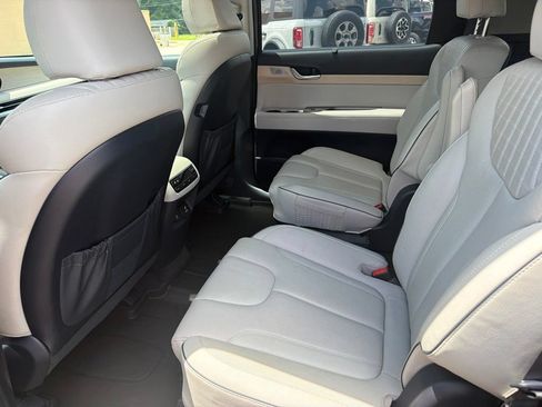 Used 2023 Hyundai Palisade Limited w/ Cargo Package FWD image 16