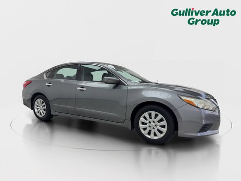 Used 2016 Nissan Altima 2.5 S w/ Power Driver Seat Package FWD image 12