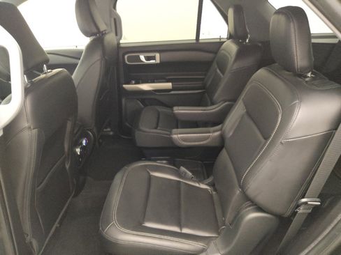 Used 2021 Ford Explorer XLT w/ Equipment Group 202A image 18