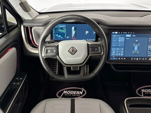 Used 2023 Rivian R1S Adventure AWD/4WD image 21