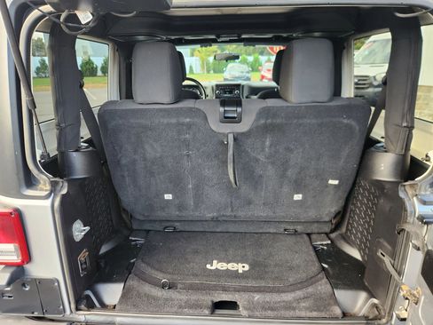 Used 2016 Jeep Wrangler Sport image 33
