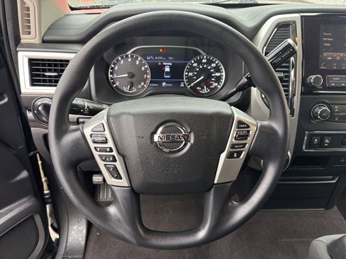 Used 2021 Nissan Titan SV w/ Accessory Utility Package image 9