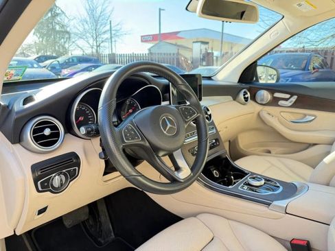Used 2018 Mercedes-Benz GLC 300 4MATIC image 13