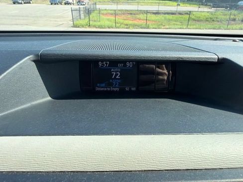 Used 2014 Toyota Sienna LE FWD image 17