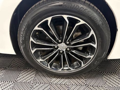 Used 2015 Toyota Corolla S Premium image 13