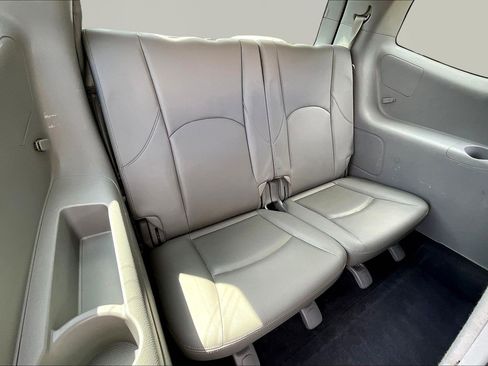 Used 2009 Kia Borrego LX w/ Convenience Pkg image 25