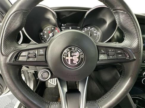 Used 2022 Alfa Romeo Giulia Ti image 22