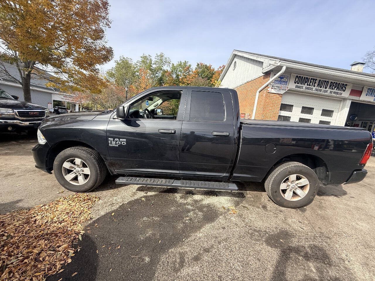 Used 2019 RAM 1500 Express AWD/4WD image 3