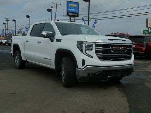 Used 2025 GMC Sierra 1500 SLT image 4
