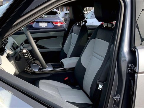 New 2026 Land Rover Range Rover Evoque Dynamic SE image 10