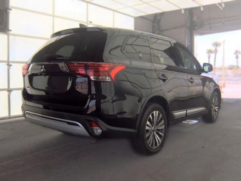 Used 2020 Mitsubishi Outlander SE AWD/4WD image 4
